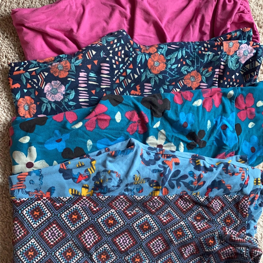 Lot of LuLaRoe leggings.